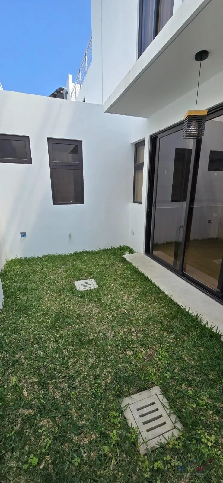 Vendo casa en El Nogal de San Isidro, Zona 16 — Casa en Venta en Zona 16, Guatemala, Ciudad — foto 3 de 14
