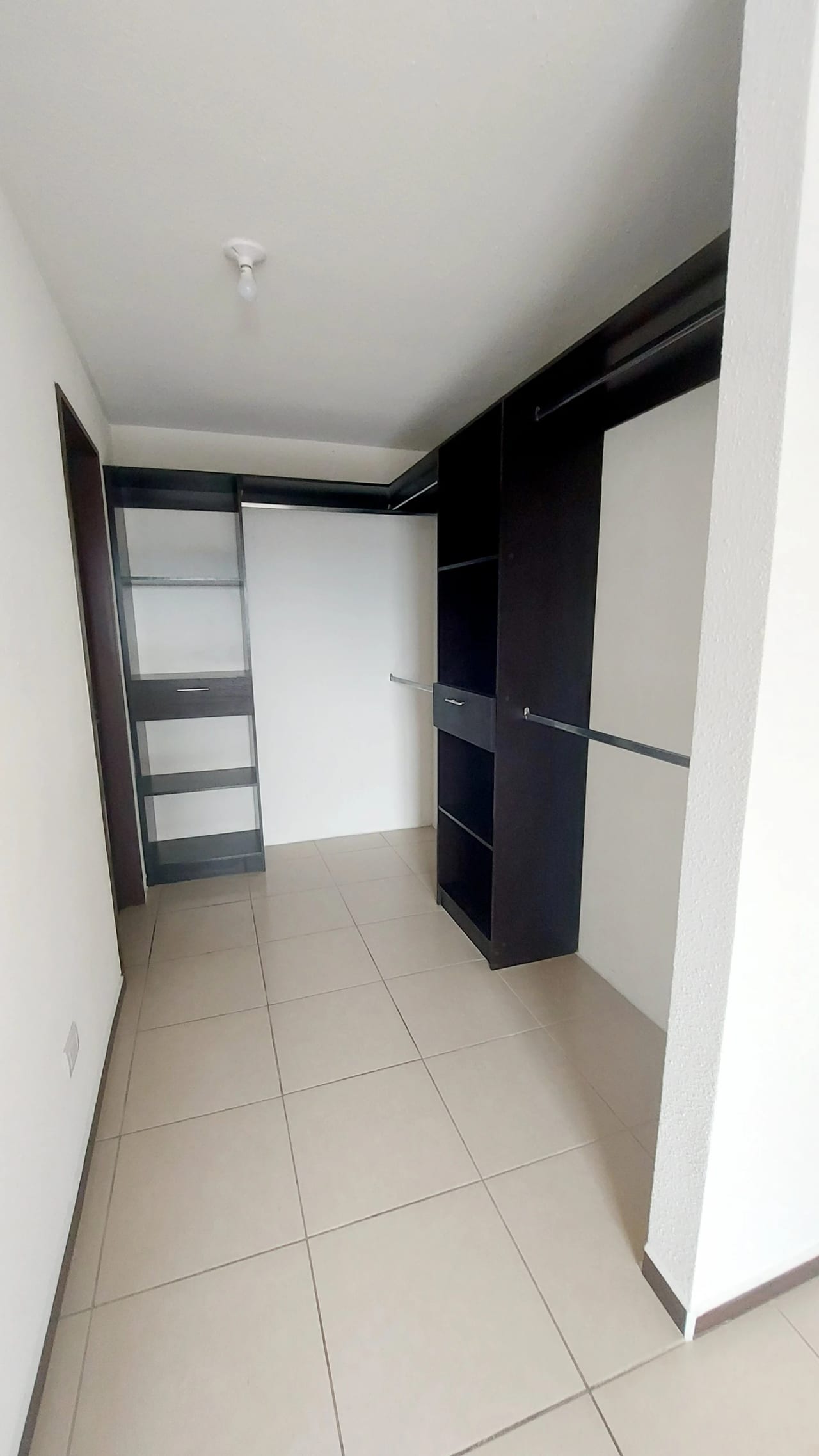 Alquilo apartamento de 3 habitaciones Parque 11 — Apartamento en Alquiler en Parque 11, Zona 11, Guatemala, Ciudad — foto 8 de 11