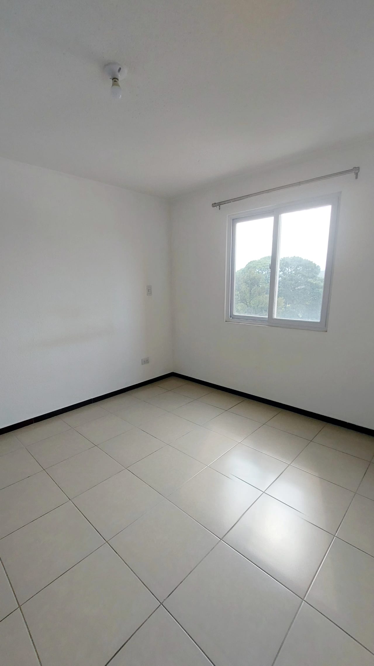 Alquilo apartamento de 3 habitaciones Parque 11 — Apartamento en Alquiler en Parque 11, Zona 11, Guatemala, Ciudad — foto 7 de 11