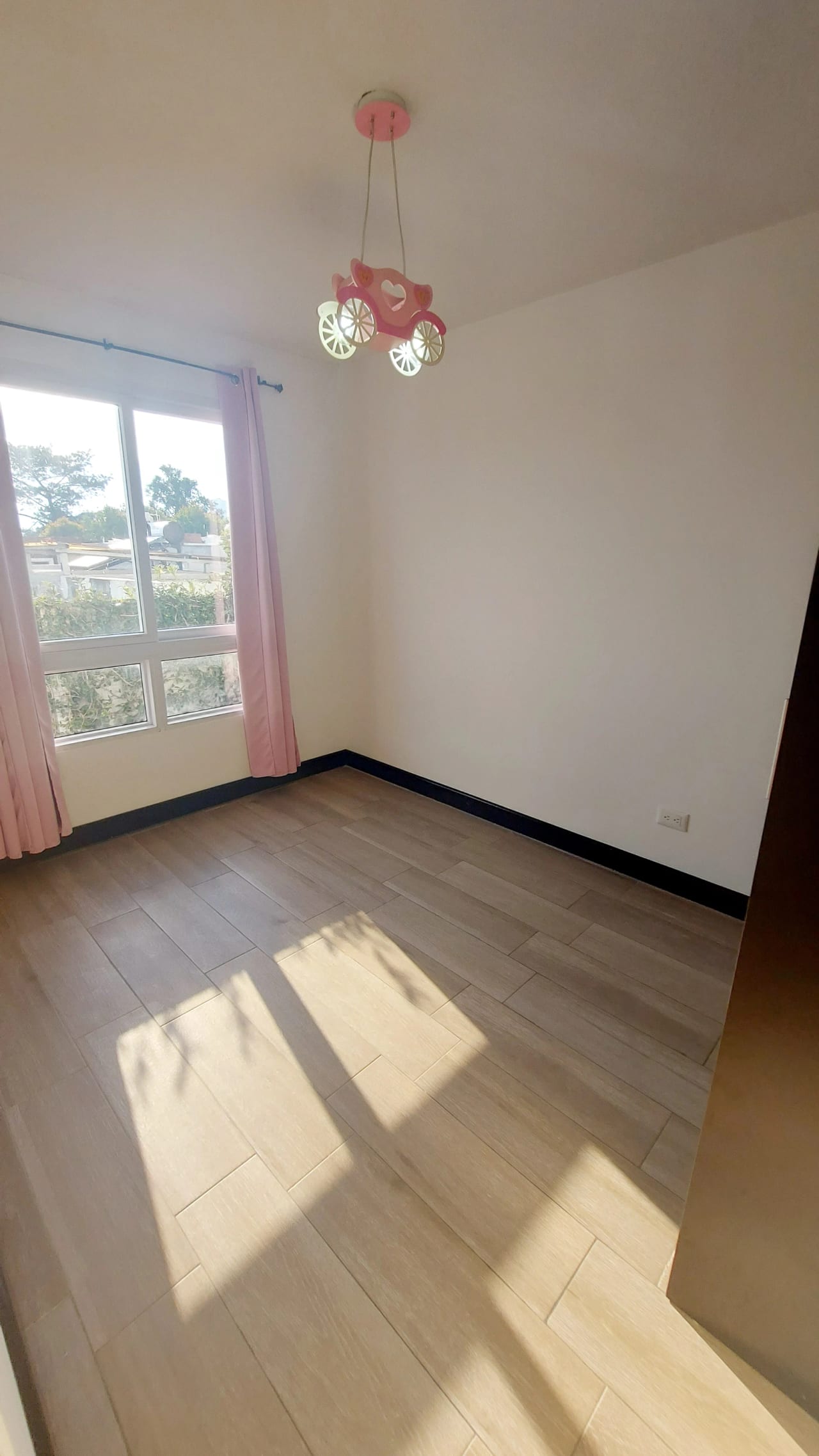 Vendo Casa Arboretto Cuchilla El Carmen SCP — Casa en Venta en Santa Catarina Pinula, Guatemala, Ciudad — foto 8 de 14