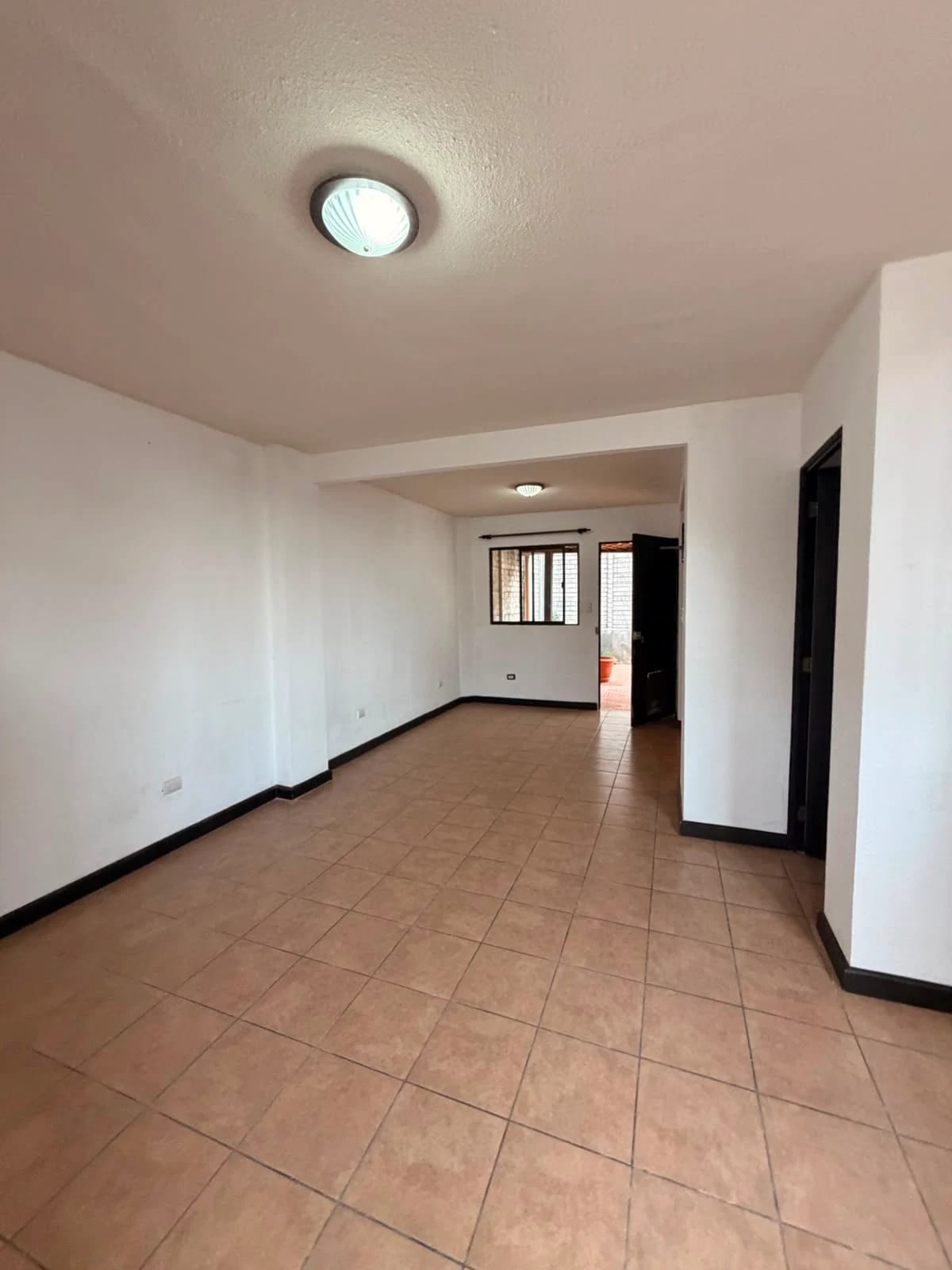 Vendo Casa Km 24 San José Pinula Villas de Montecristo 1 — Casa en Venta en San José Pinula, Guatemala, Ciudad — foto 1 de 14