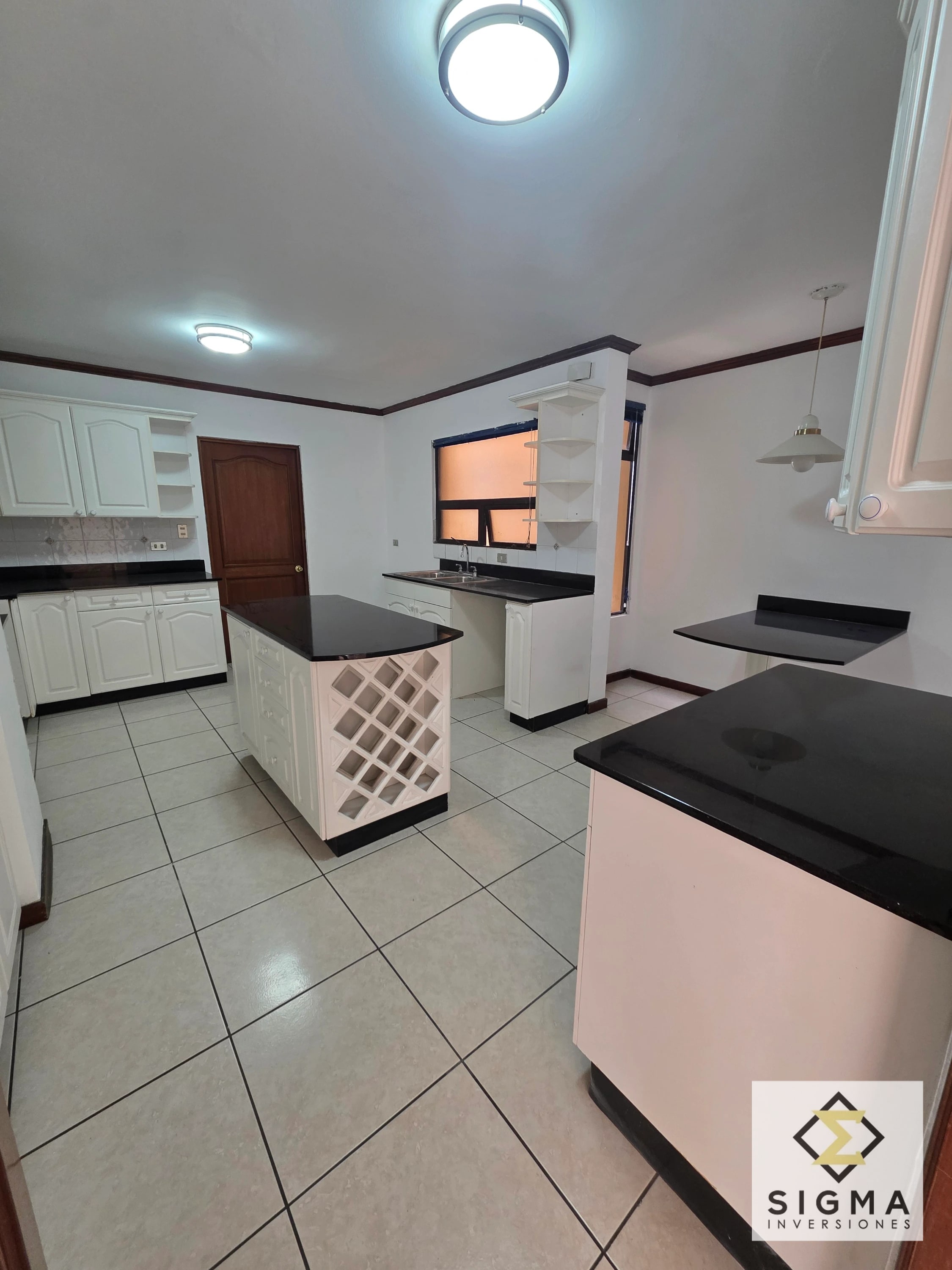 EN VENTA: Amplio apartamento en zona 10, Cerca de la Estación — Apartamento en Venta en Zona 10, Guatemala, Ciudad — foto 4 de 17