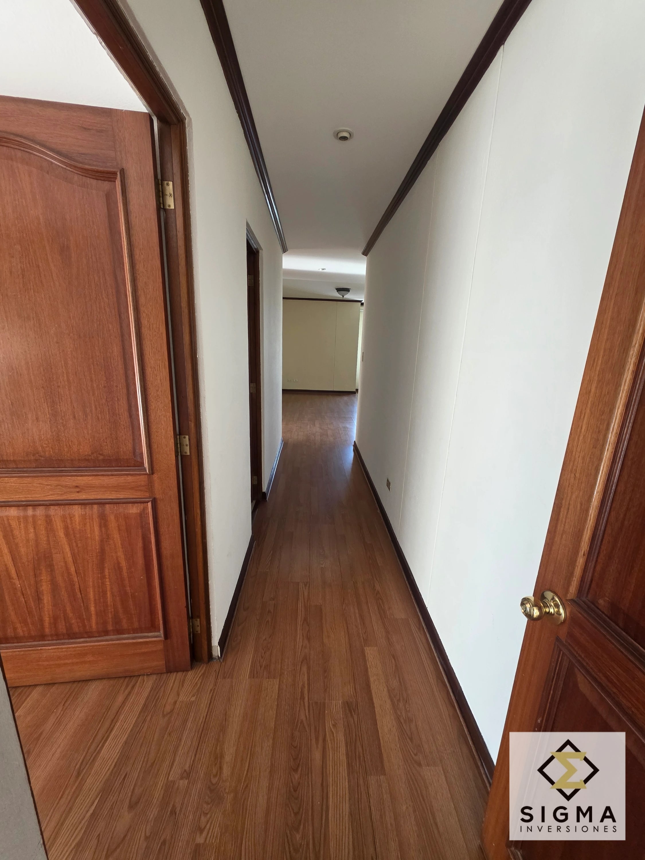 EN VENTA: Amplio apartamento en zona 10, Cerca de la Estación — Apartamento en Venta en Zona 10, Guatemala, Ciudad — foto 6 de 17