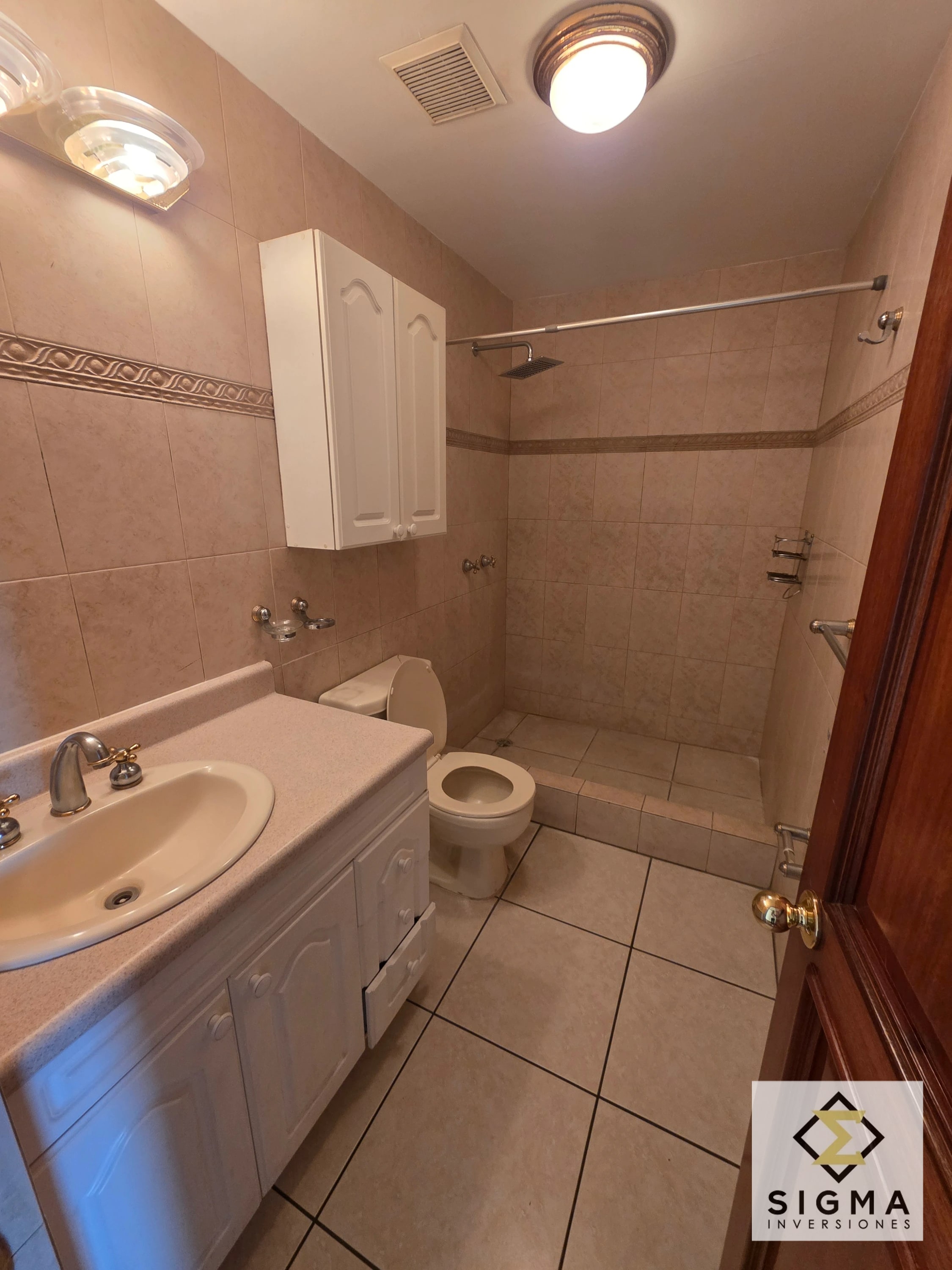 EN VENTA: Amplio apartamento en zona 10, Cerca de la Estación — Apartamento en Venta en Zona 10, Guatemala, Ciudad — foto 8 de 17