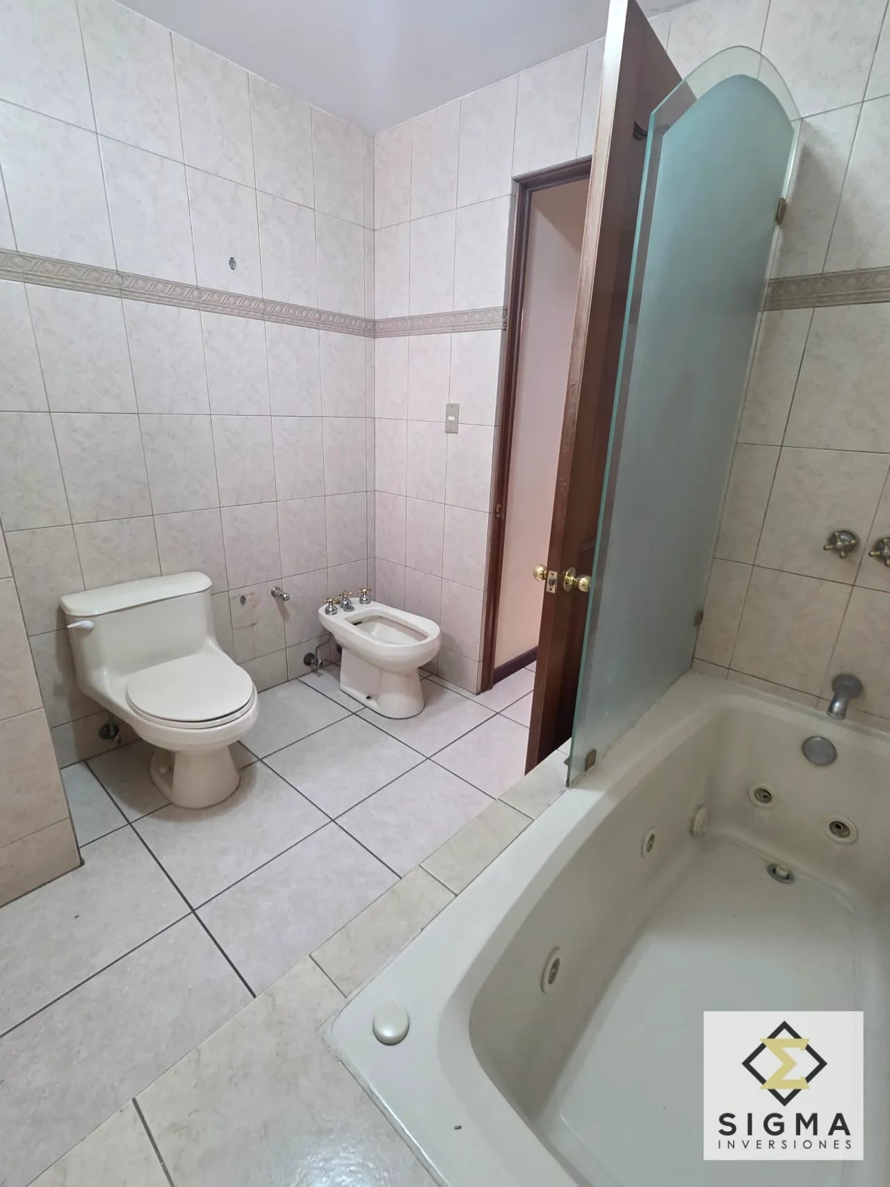 Apartamento en Venta, Zona 10, para remodelar. Cerca de CC La Estación — Apartamento en Venta en Torre Castelar, Zona 10, Guatemala, Ciudad — foto 14 de 17