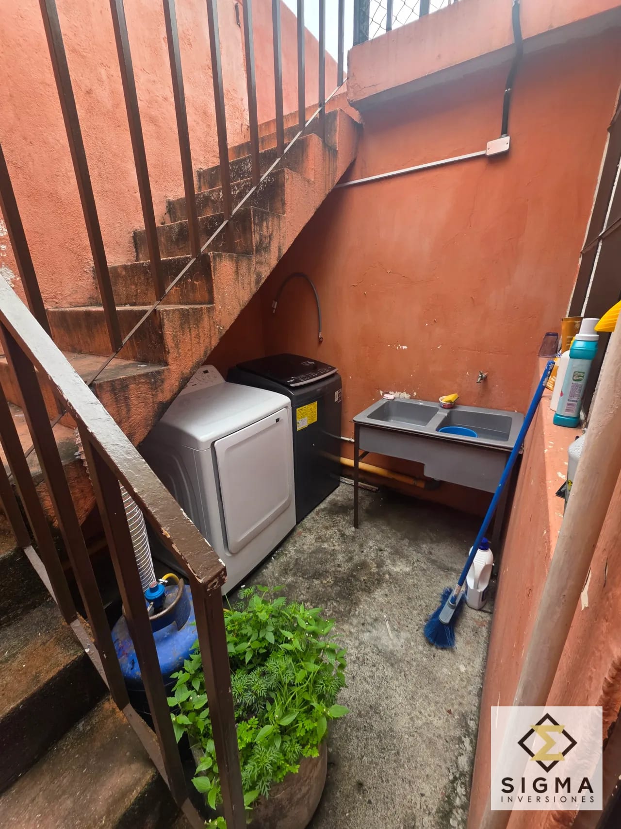 Casa en calle cerrada con acceso directo a Calz. Mateo Flores, zona 7 — Casa en Venta en Zona 7, Guatemala, Ciudad — foto 5 de 17