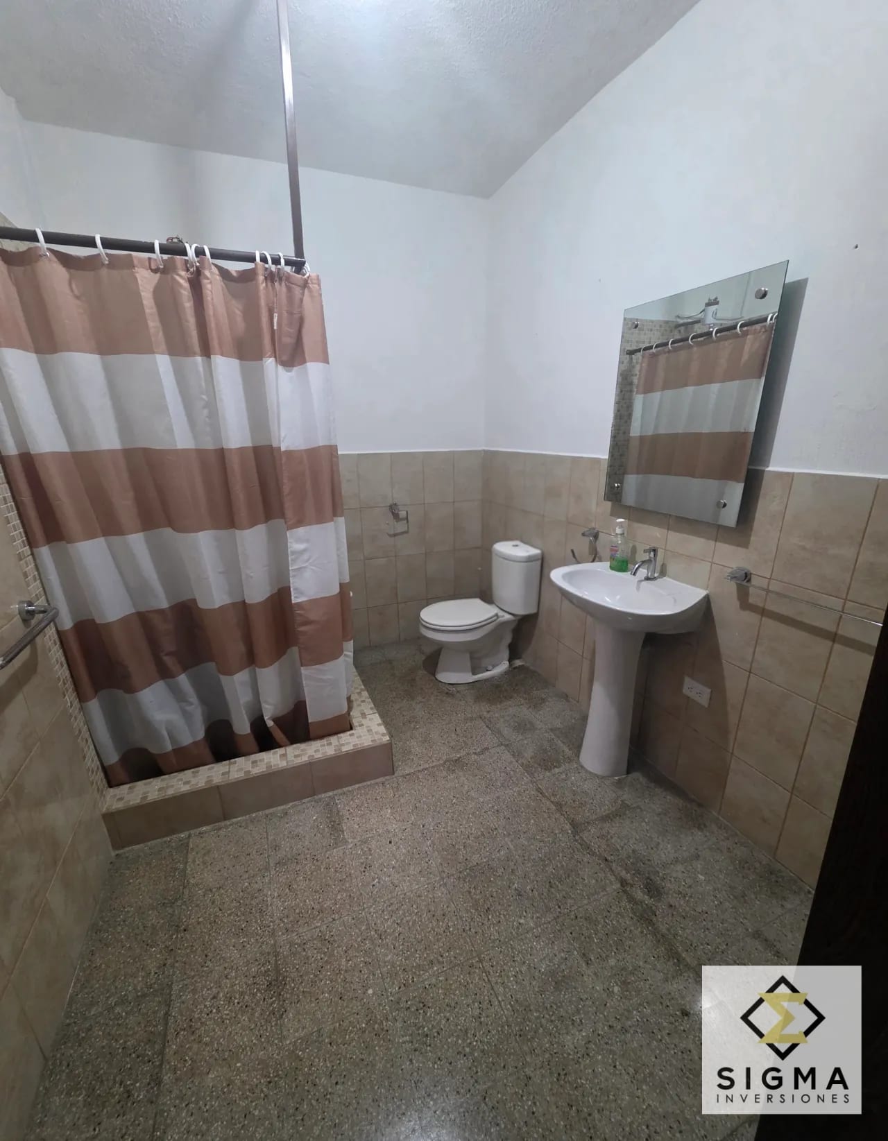 Casa en calle cerrada con acceso directo a Calz. Mateo Flores, zona 7 — Casa en Venta en Zona 7, Guatemala, Ciudad — foto 17 de 17