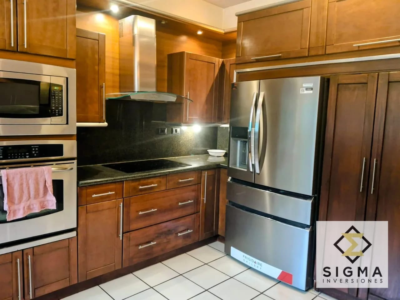 Amplia y hermosa casa dentro de Condominio exclusivo de solo 4 casas e — Casa en Venta en Zona 14, Guatemala, Ciudad — foto 5 de 17