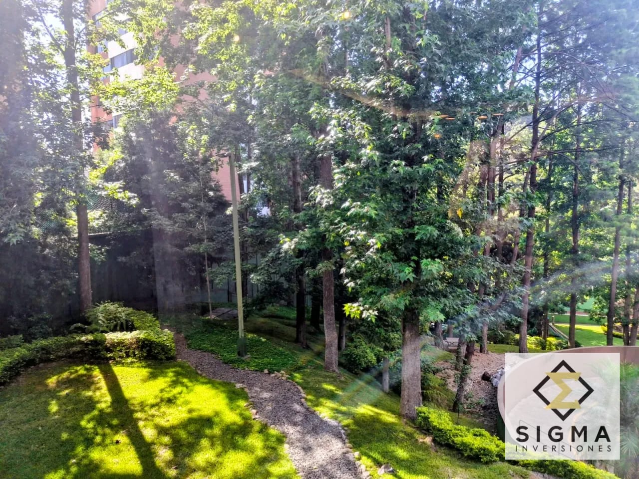 Amplia y hermosa casa dentro de Condominio exclusivo de solo 4 casas e — Casa en Venta en Zona 14, Guatemala, Ciudad — foto 9 de 17