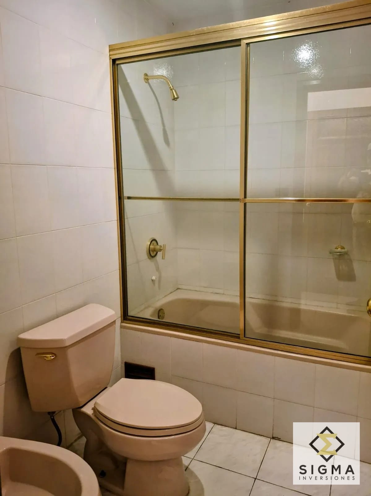 Amplia y hermosa casa dentro de Condominio exclusivo de solo 4 casas e — Casa en Venta en Zona 14, Guatemala, Ciudad — foto 16 de 17