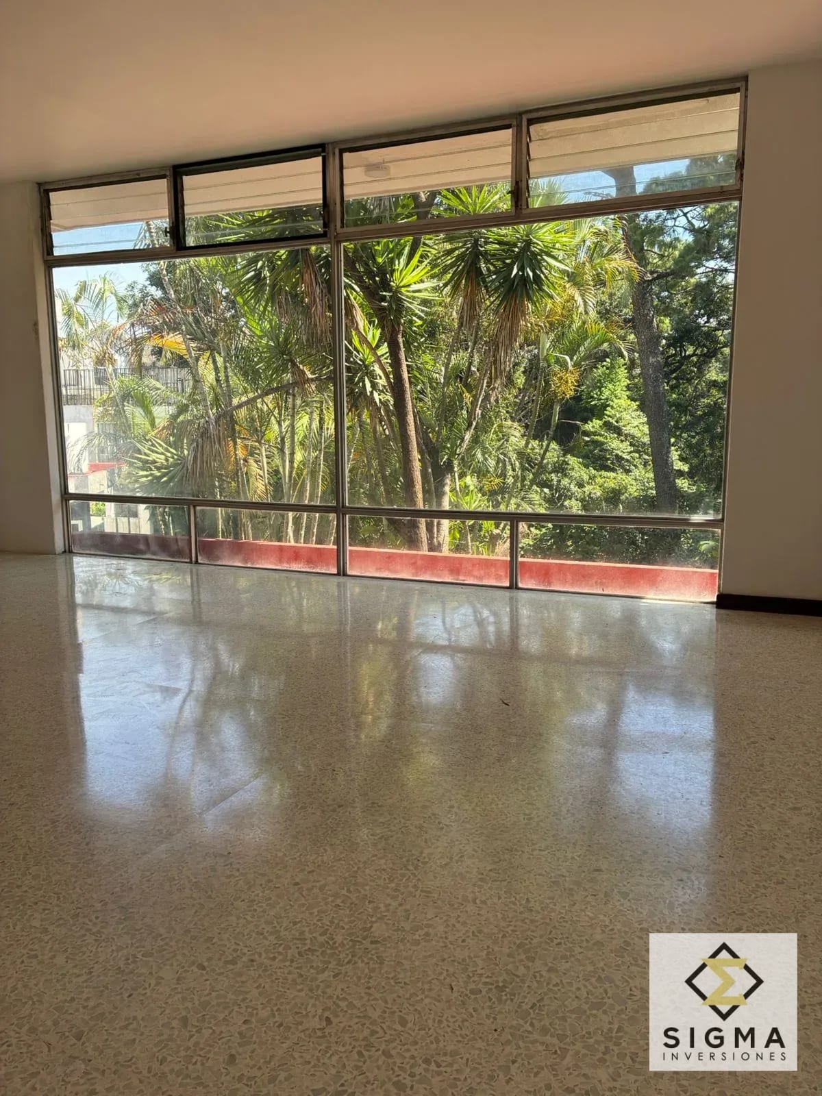 Casa en Venta en Zona 3, Colonia Bran - Amplia y renovada — Casa en Venta en Zona 3, Guatemala, Ciudad — foto 4 de 15