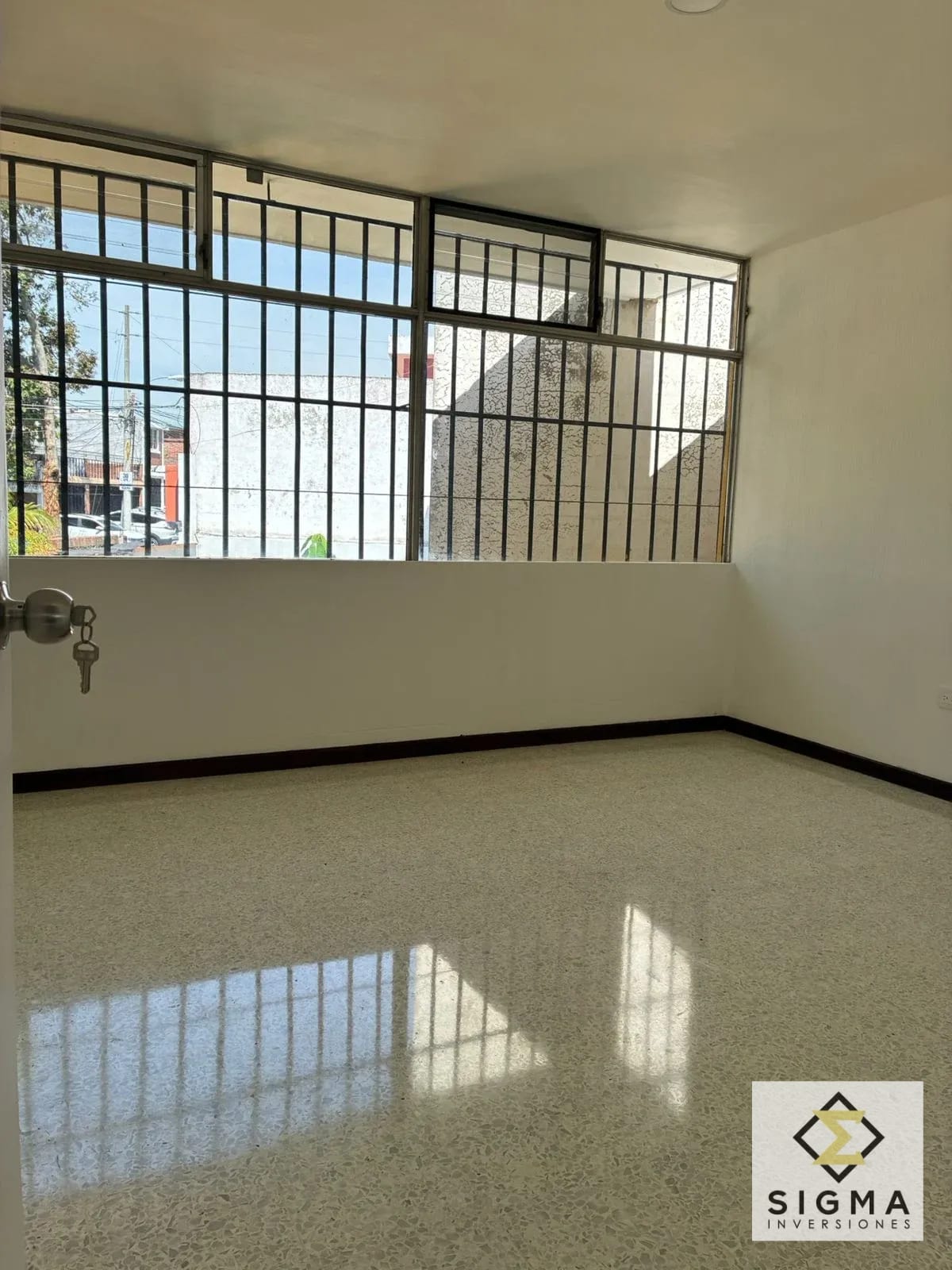 Casa en Venta en Zona 3, Colonia Bran - Amplia y renovada — Casa en Venta en Zona 3, Guatemala, Ciudad — foto 6 de 15