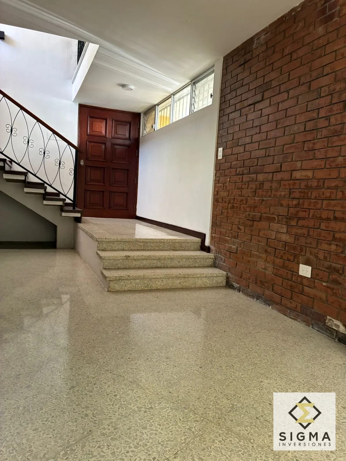 Casa en Venta en Zona 3, Colonia Bran - Amplia y renovada — Casa en Venta en Zona 3, Guatemala, Ciudad — foto 9 de 15