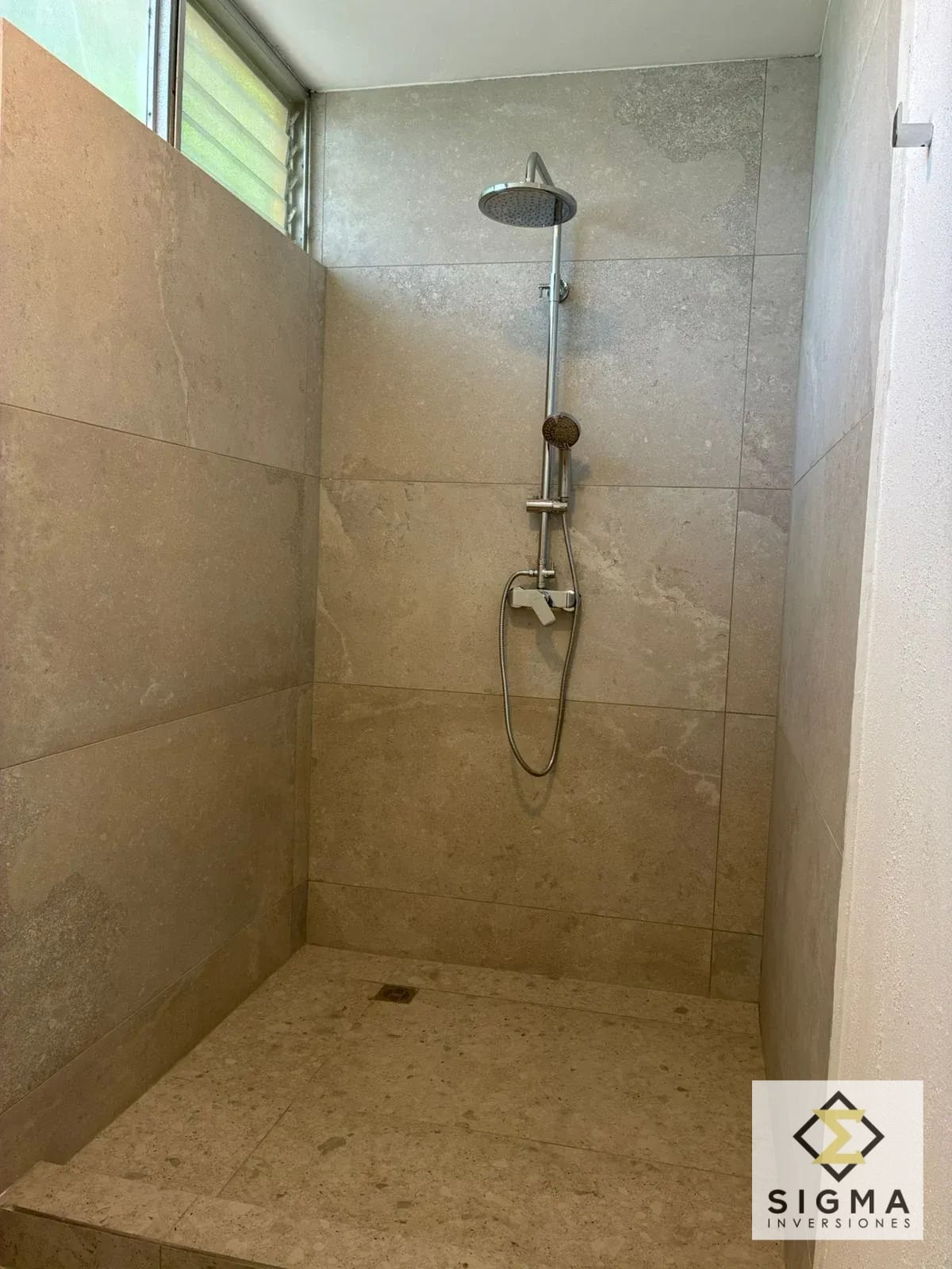 Casa en Venta en Zona 3, Colonia Bran - Amplia y renovada — Casa en Venta en Zona 3, Guatemala, Ciudad — foto 10 de 15
