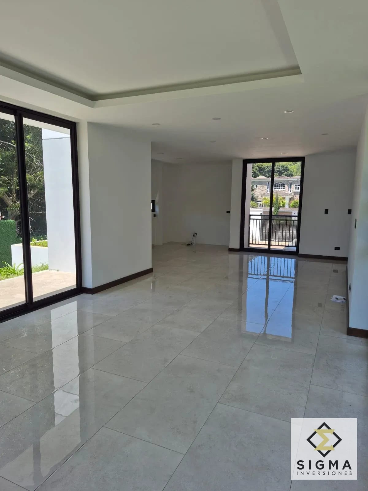 Preciosa casa nueva en VENTA, en CAES dentro de Condominio - Moderna — Casa en Venta en Arrazola I, Carretera a El Salvador, Guatemala, Ciudad — foto 2 de 16