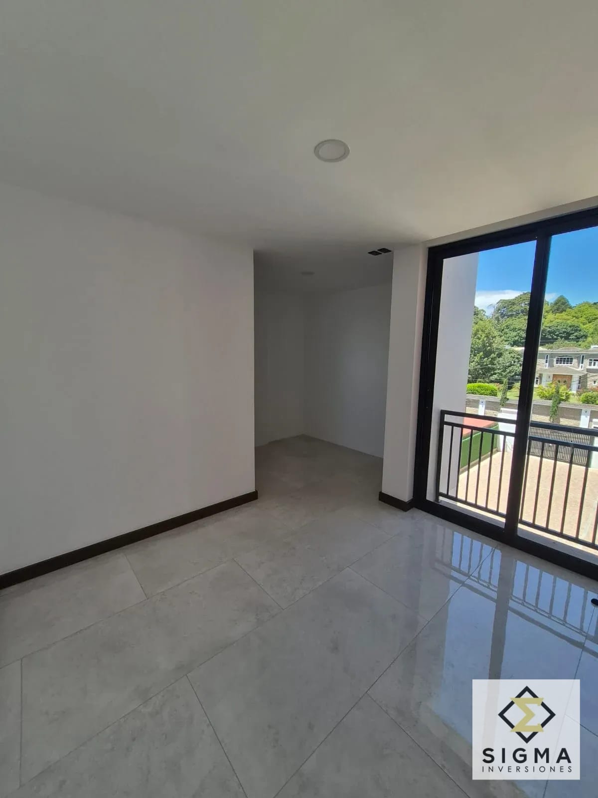 Preciosa casa nueva en VENTA, en CAES dentro de Condominio - Moderna — Casa en Venta en Arrazola I, Carretera a El Salvador, Guatemala, Ciudad — foto 7 de 16