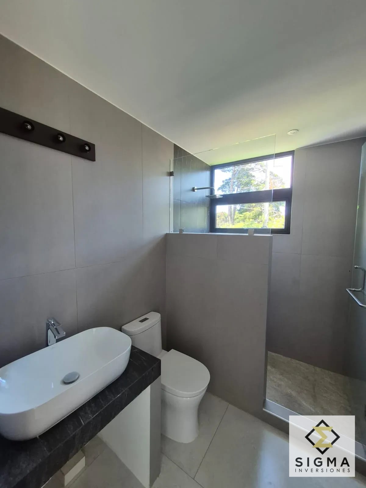Preciosa casa nueva en VENTA, en CAES dentro de Condominio - Moderna — Casa en Venta en Arrazola I, Carretera a El Salvador, Guatemala, Ciudad — foto 14 de 16