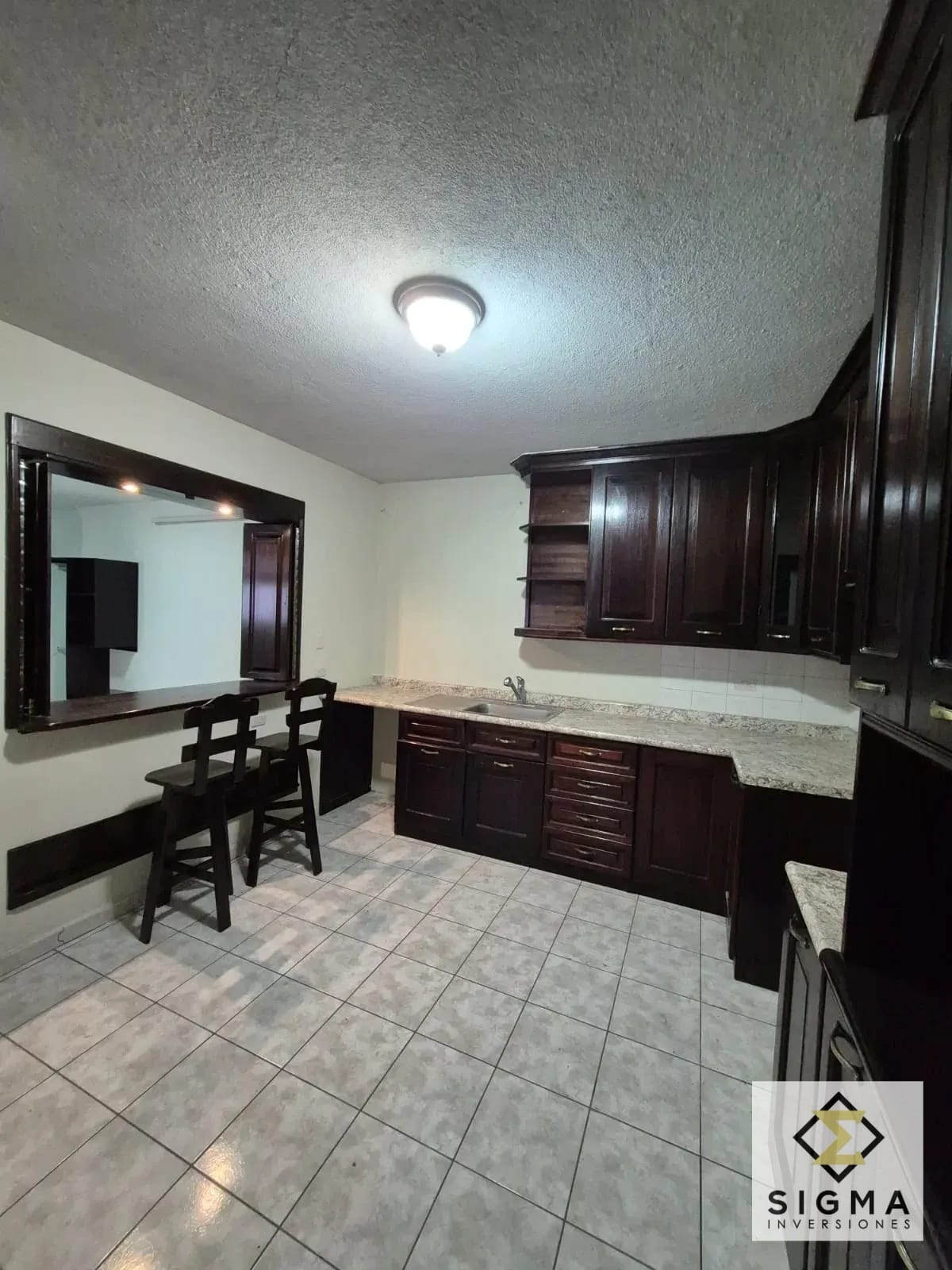 Excelente propiedad para uso de residencia o Inversion en Zona 7 — Casa en Venta en Ciudad de Plata, Zona 7, Guatemala, Ciudad — foto 2 de 15