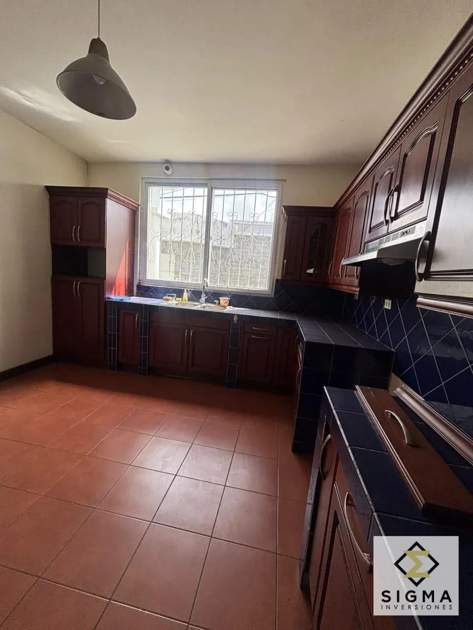 Casa AMPLIA en venta Zona 13 Aurora, 4 hab, a 500m del Aeropuerto — Casa en Venta en Aurora I, Zona 13, Guatemala, Ciudad — foto 3 de 16