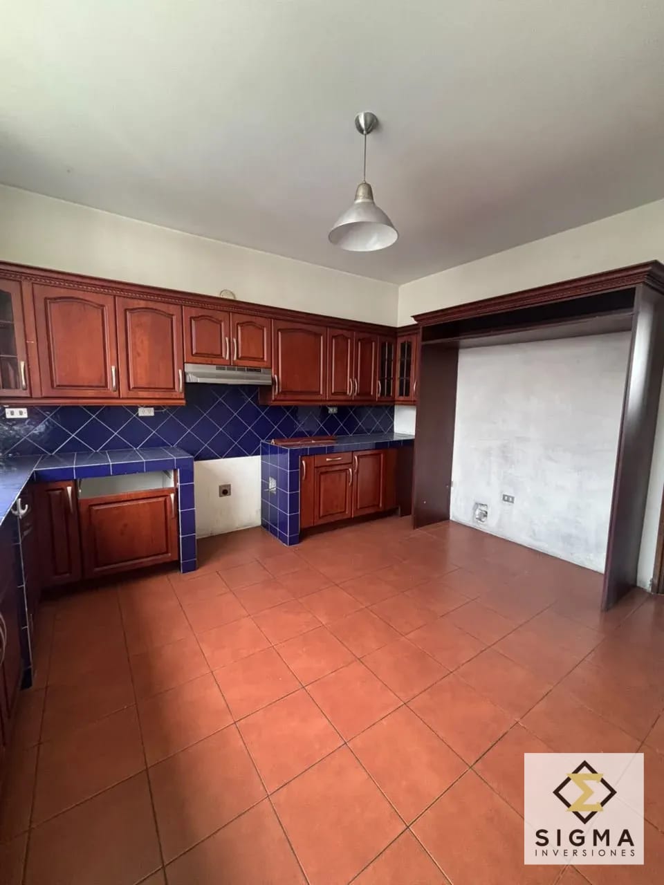 Casa AMPLIA en venta Zona 13 Aurora, 4 hab, a 500m del Aeropuerto — Casa en Venta en Aurora I, Zona 13, Guatemala, Ciudad — foto 4 de 16