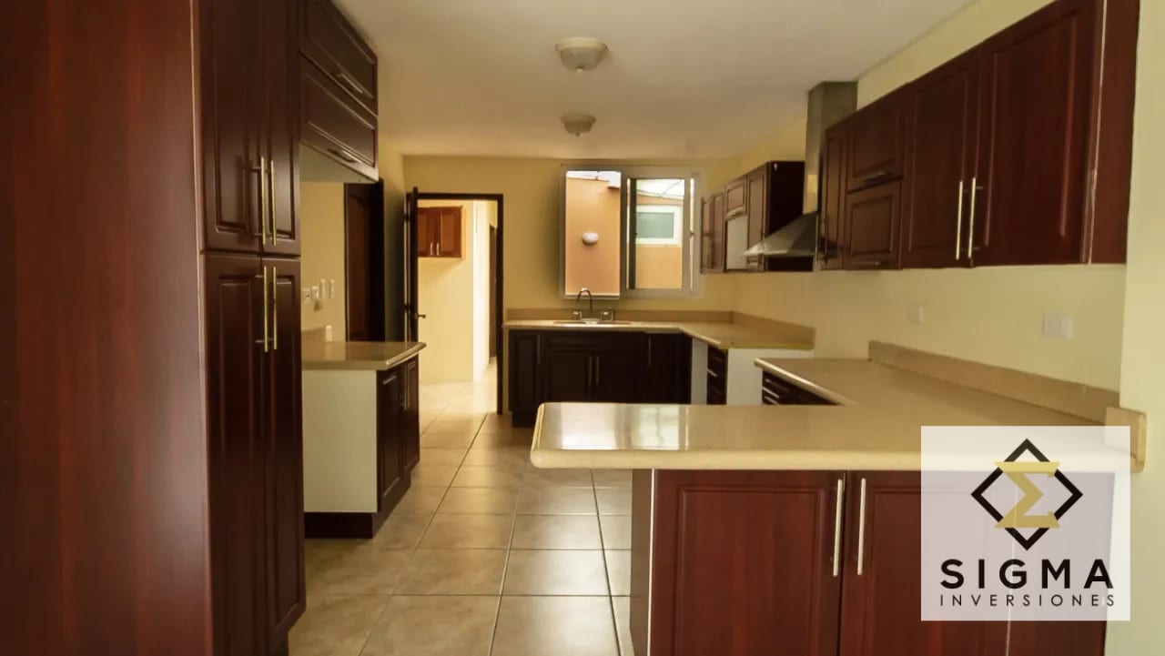 Casa en venta Fraijanes km 21.5, 4 hab, alquilada con ingreso — Casa en Venta en Villas de Entreverdes, Carretera a El Salvador, Guatemala, Ciudad — foto 3 de 17
