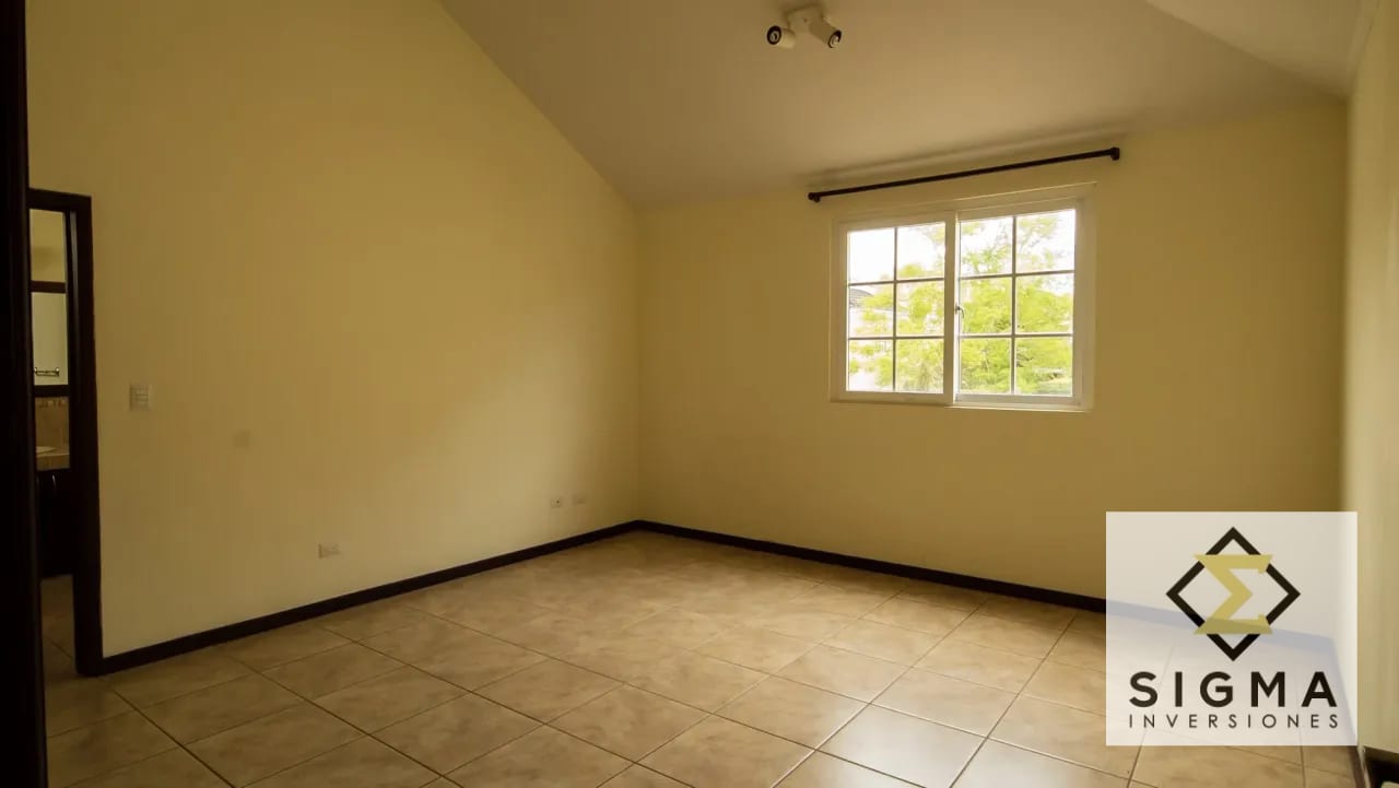 Casa en venta Fraijanes km 21.5, 4 hab, alquilada con ingreso — Casa en Venta en Villas de Entreverdes, Carretera a El Salvador, Guatemala, Ciudad — foto 7 de 17