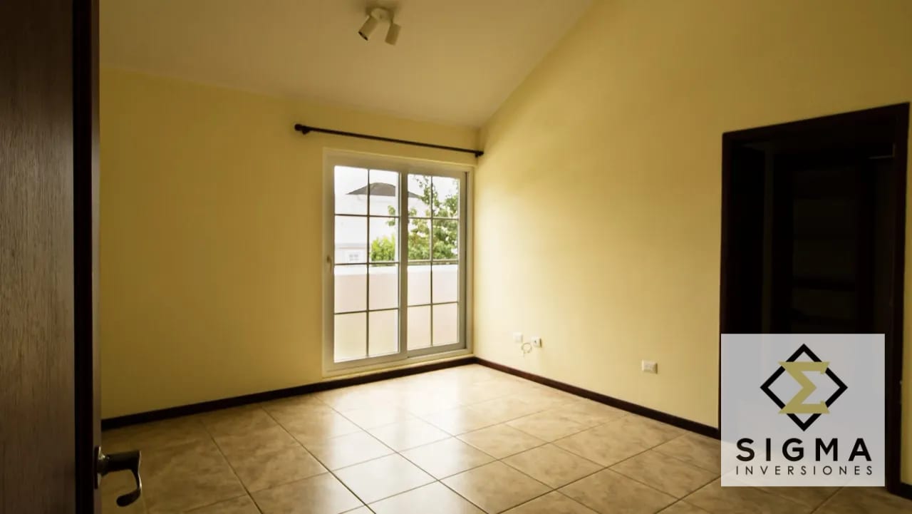 Casa en venta Fraijanes km 21.5, 4 hab, alquilada con ingreso — Casa en Venta en Villas de Entreverdes, Carretera a El Salvador, Guatemala, Ciudad — foto 12 de 17