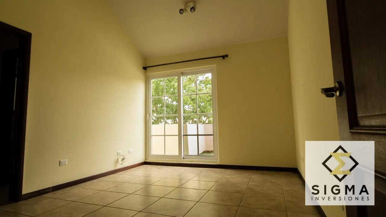 Casa en venta Fraijanes km 21.5, 4 hab, alquilada con ingreso — Casa en Venta en Villas de Entreverdes, Carretera a El Salvador, Guatemala, Ciudad — foto 13 de 17
