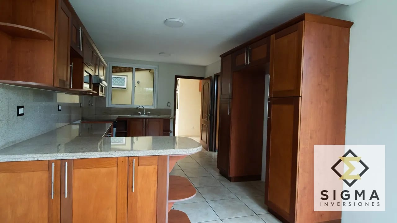 Casa en venta Fraijanes km 21.5, 5 hab, alquilada con ingreso — Casa en Venta en Villas de Entreverdes, Carretera a El Salvador, Guatemala, Ciudad — foto 4 de 17