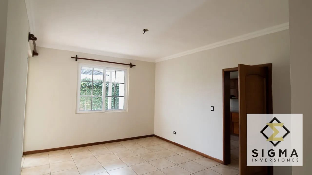 Casa en venta Fraijanes km 21.5, 5 hab, alquilada con ingreso — Casa en Venta en Villas de Entreverdes, Carretera a El Salvador, Guatemala, Ciudad — foto 7 de 17