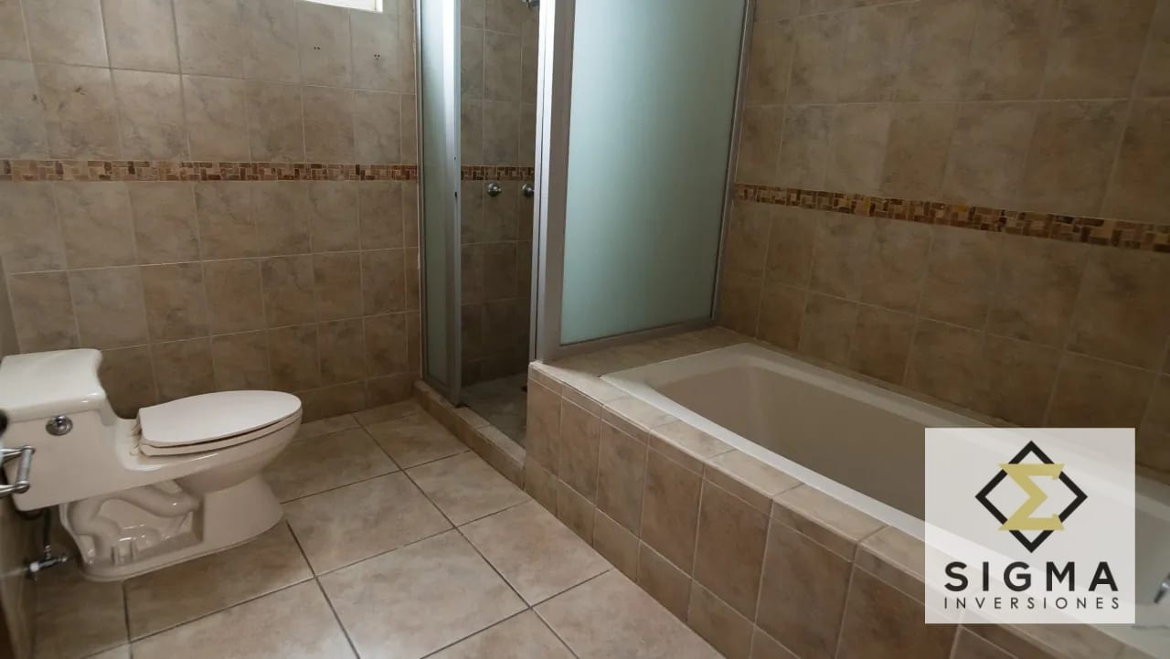 Casa en venta Fraijanes km 21.5, 5 hab, alquilada con ingreso — Casa en Venta en Villas de Entreverdes, Carretera a El Salvador, Guatemala, Ciudad — foto 9 de 17