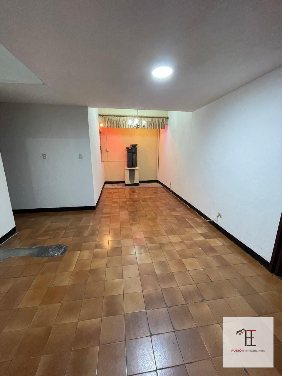 Vendo casa en Prados de Monte María zona 12. Dentro de garita, para vivienda u oficina a puerta cerrada — Casa en Venta en Prados de Monte María, Zona 12, Guatemala, Ciudad — foto 2 de 6