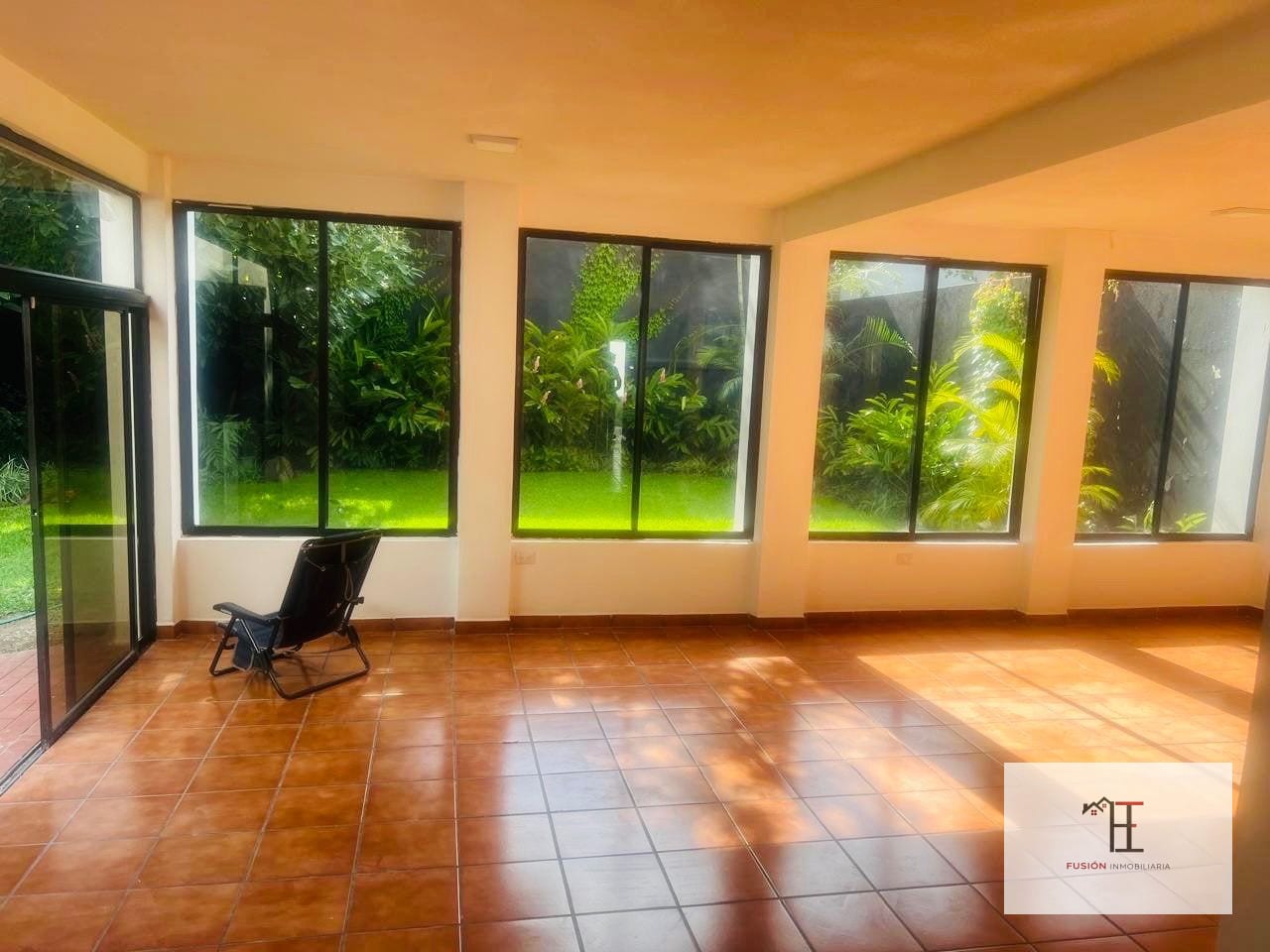 Casa en renta – Zona 14 La Villa — Oficina en Alquiler en La Villa, Zona 14, Guatemala, Ciudad — foto 3 de 12