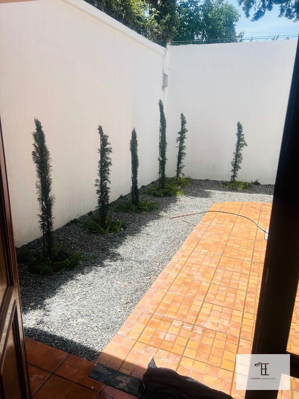 Casa en renta – Zona 14 La Villa — Oficina en Alquiler en La Villa, Zona 14, Guatemala, Ciudad — foto 4 de 12