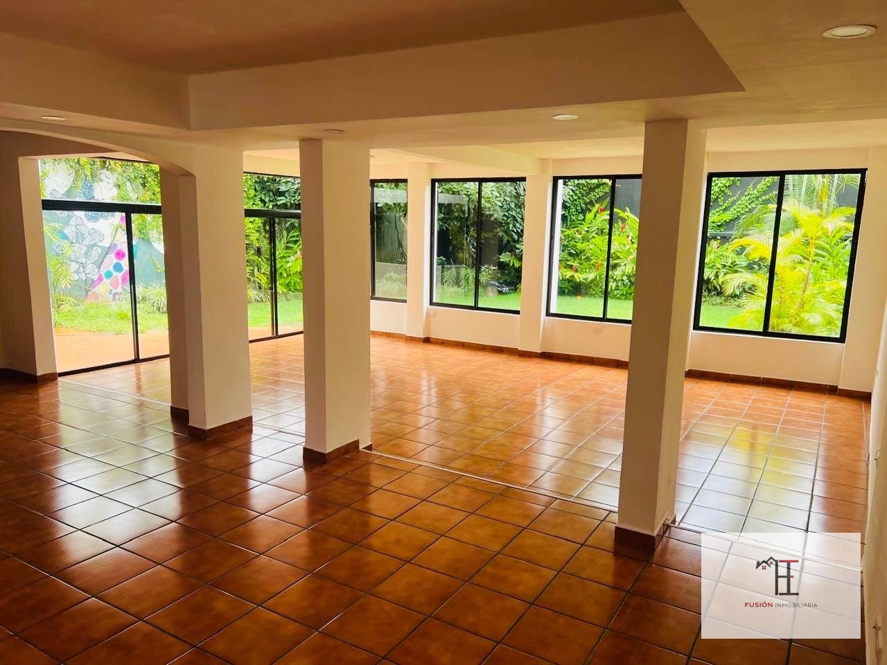 Casa en renta – Zona 14 La Villa — Oficina en Alquiler en La Villa, Zona 14, Guatemala, Ciudad — foto 6 de 12