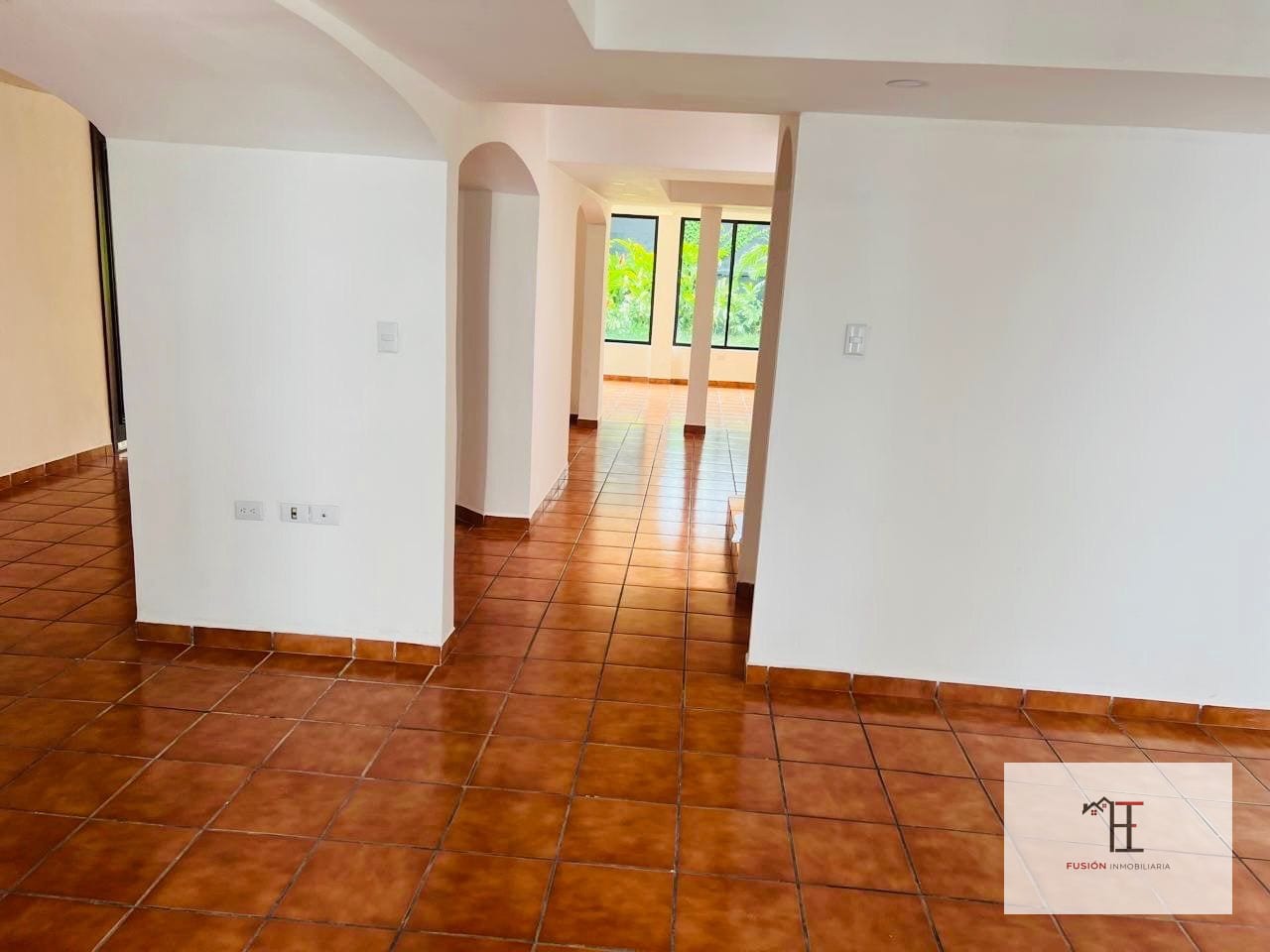 Casa en renta – Zona 14 La Villa — Oficina en Alquiler en La Villa, Zona 14, Guatemala, Ciudad — foto 9 de 12