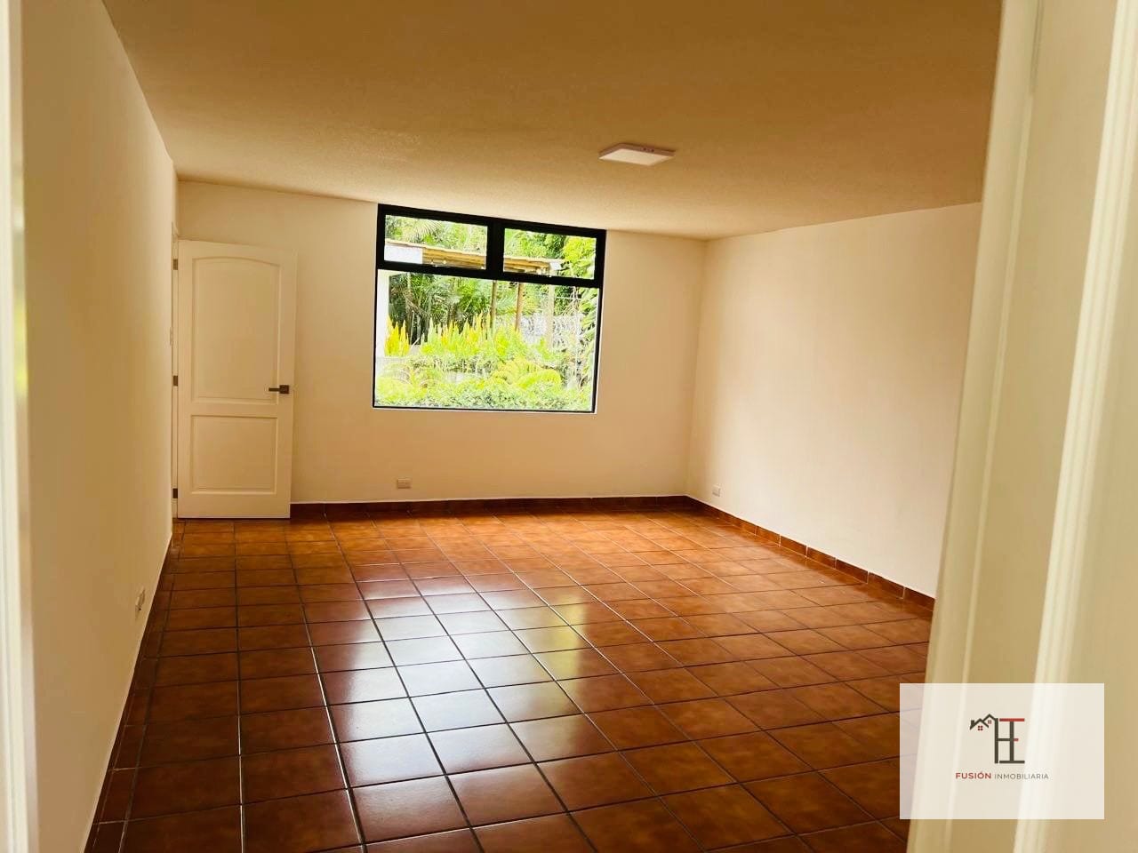 Casa en renta – Zona 14 La Villa — Oficina en Alquiler en La Villa, Zona 14, Guatemala, Ciudad — foto 10 de 12