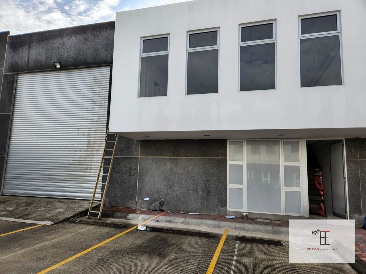 Ofi-bodega en alquiler entrada de carretera hacia San José Pinula — Bodega / Ofibodega en Alquiler en Condado Florenza, San José Pinula, Guatemala, Ciudad — foto 4 de 8