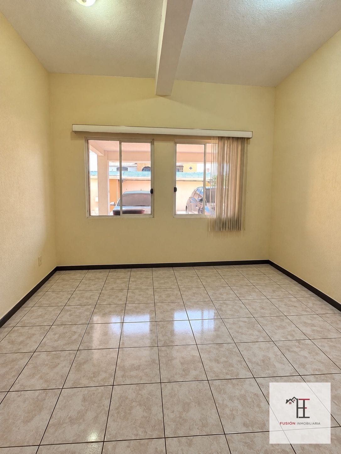 Casa amplia en venta en Zona 16 Jardines de San Isidro — Casa en Venta en Jardines de San Isidro, Zona 16, Guatemala, Ciudad — foto 12 de 14
