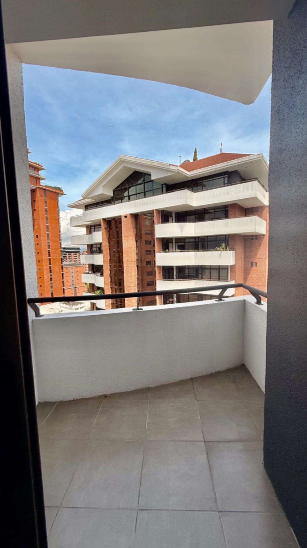 APARTAMENTO EN RENTA ZONA 14 — Apartamento en Alquiler en Zona 14, Guatemala, Ciudad — foto 4 de 17