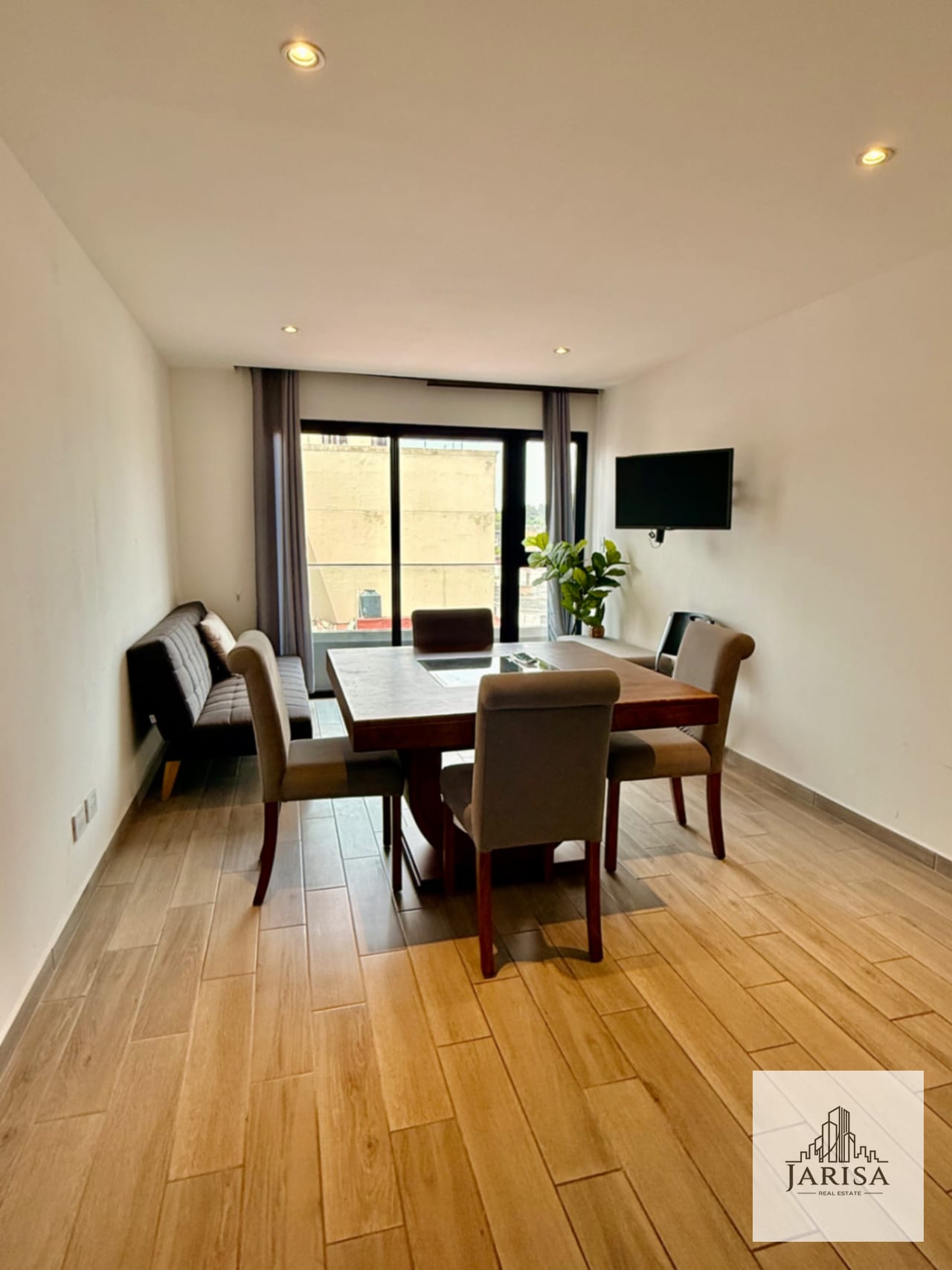 APARTAMENTO AMUEBLADO ZONA 10 — Apartamento en Alquiler en Zona 10, Guatemala, Ciudad — foto 1 de 17