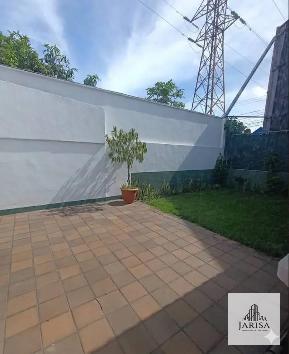 Amplia Propiedad Comercial — Casa en Alquiler en Zona 9, Guatemala, Ciudad — foto 4 de 9