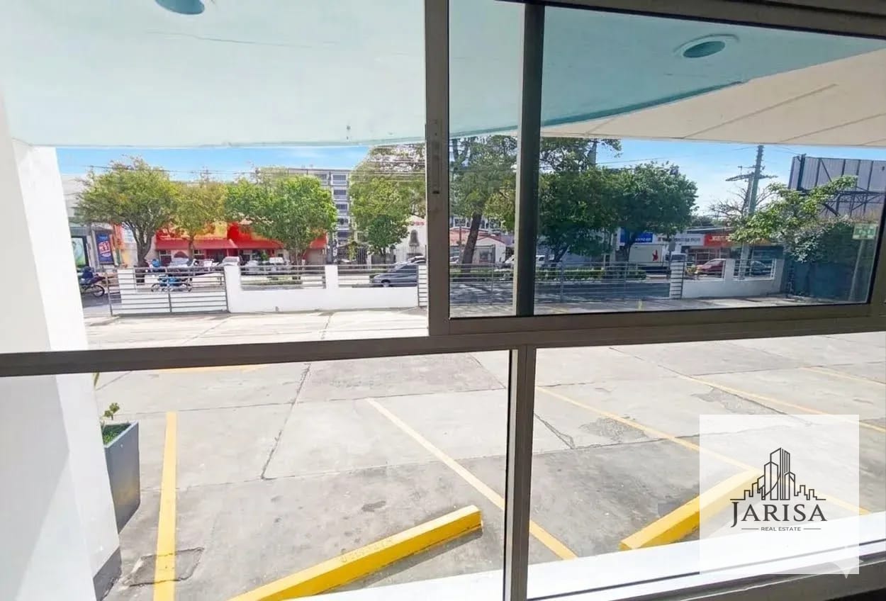 Amplia Propiedad Comercial — Casa en Alquiler en Zona 9, Guatemala, Ciudad — foto 9 de 9