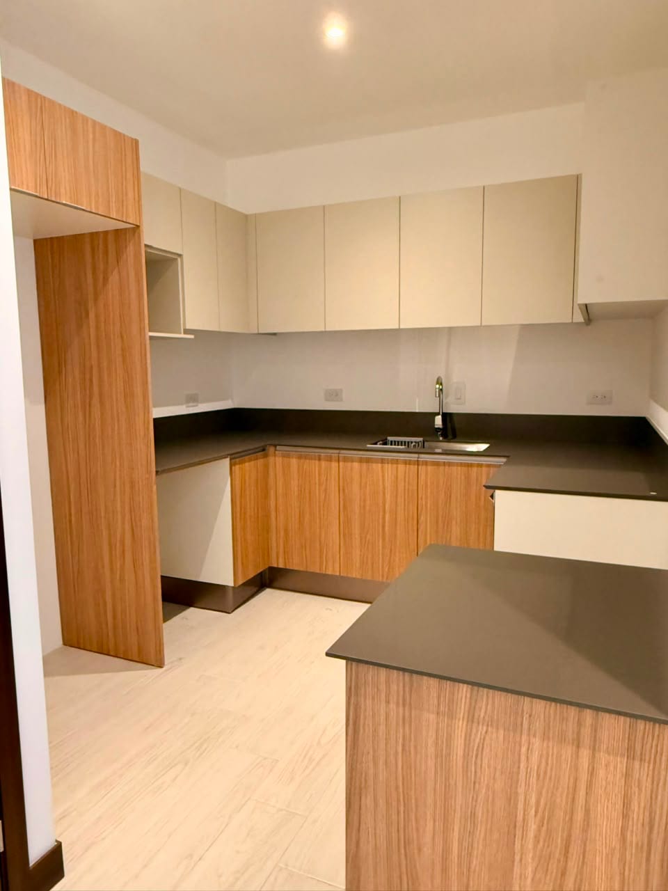 APARTAMENTO AMUEBLADO ZONA 15 PARA ESTRENAR — Apartamento en Alquiler en Zona 15, Guatemala, Ciudad — foto 3 de 17