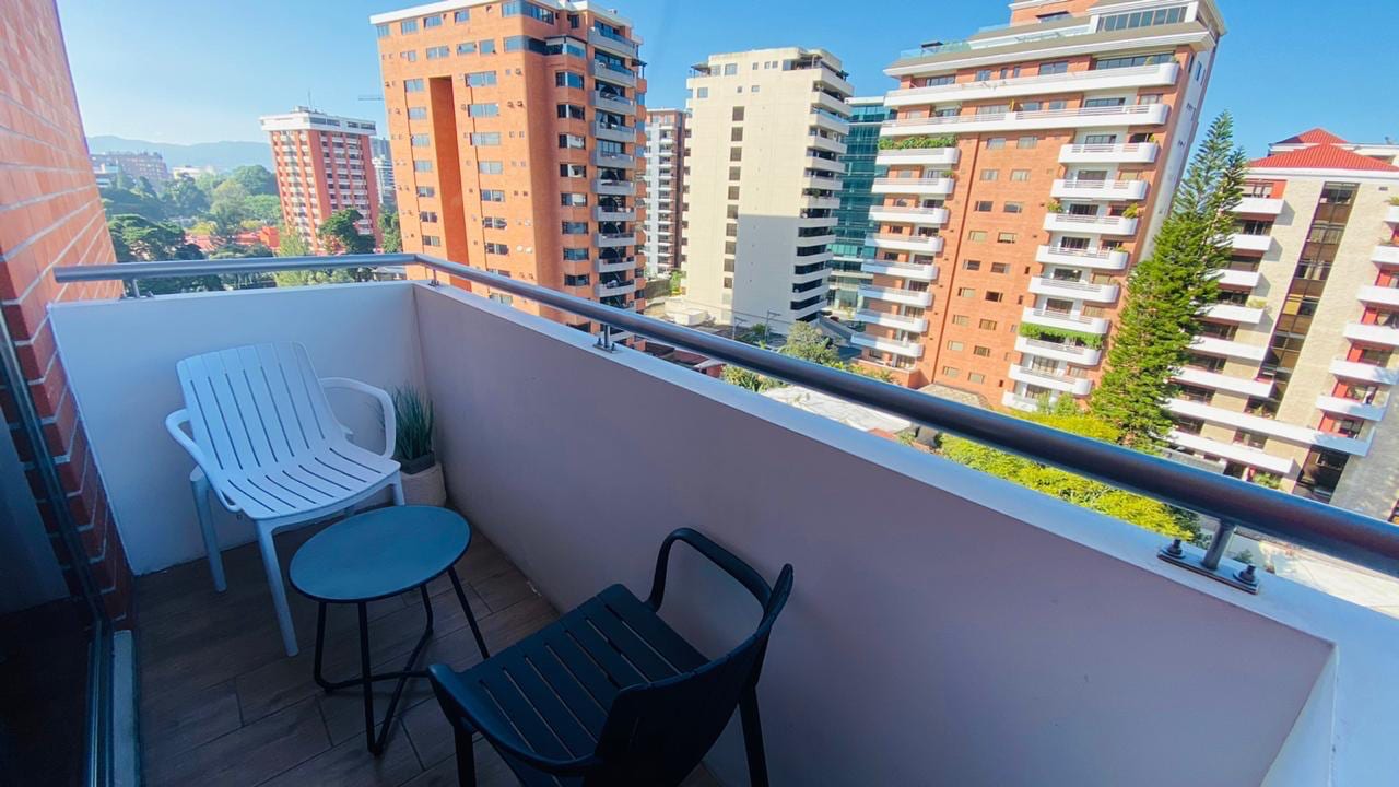 APARTARMENTO AMUEBLADO Y EQUIPADO ZONA 10 — Apartamento en Venta en Zona 10, Guatemala, Ciudad — foto 4 de 14