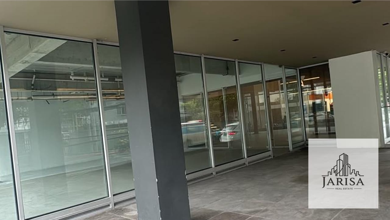Local con terraza en zona 10 — Local en Alquiler en Zona 10, Guatemala, Ciudad — foto 4 de 5