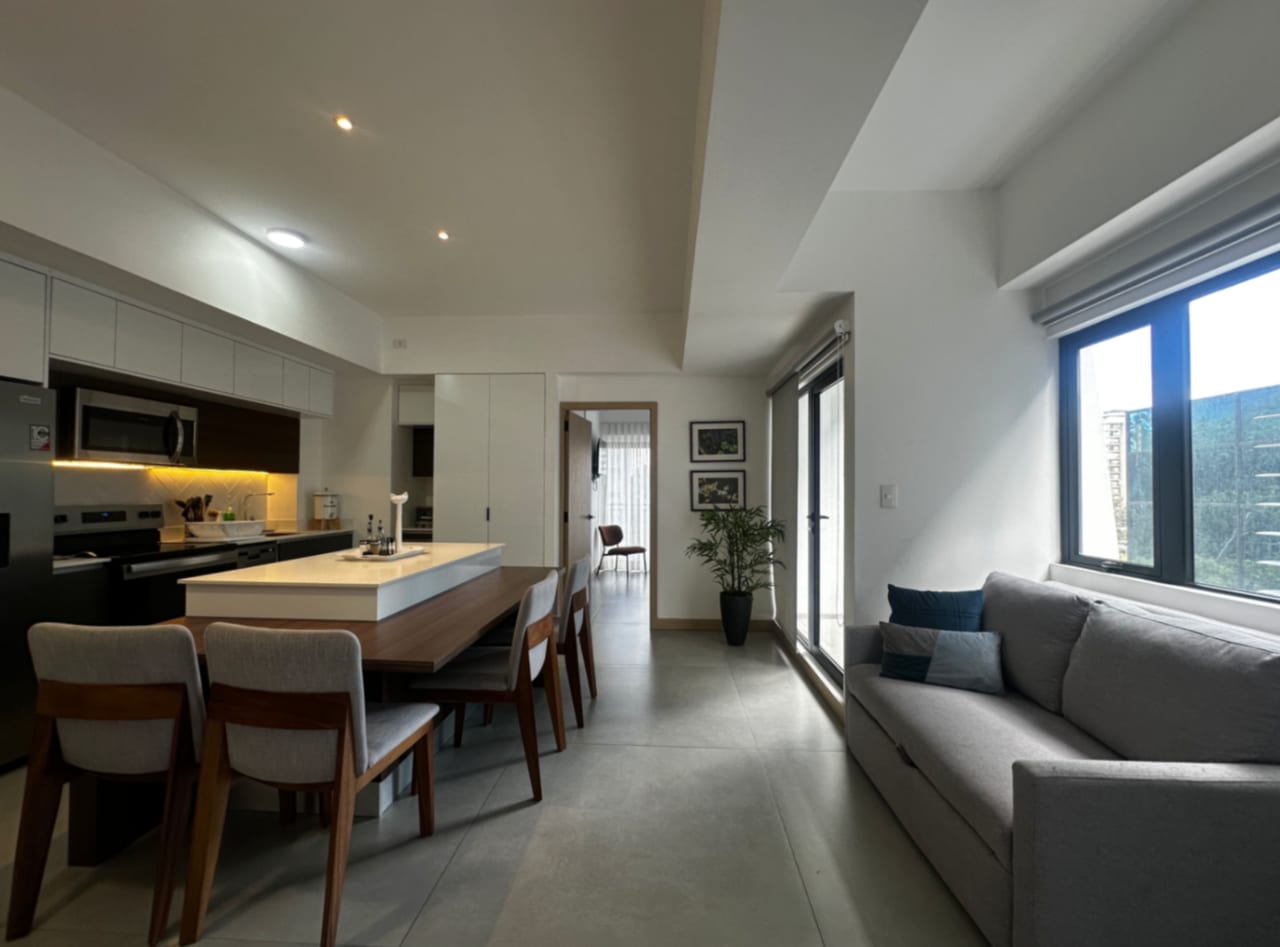 Moderno Apartamento Amueblado Zona 10 — Apartamento en Alquiler en Zona 10, Guatemala, Ciudad — foto 1 de 13