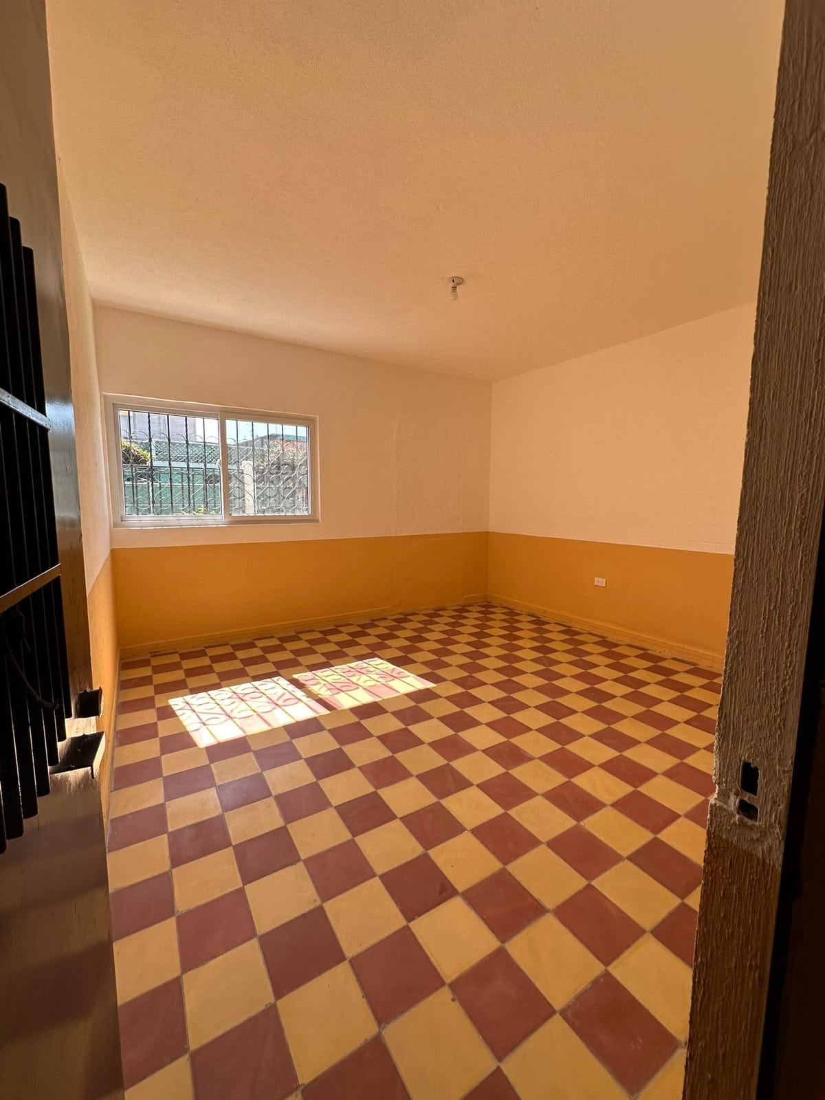 Casa Grande para Comerciantes Zona 7 — Casa en Alquiler en Zona 7, Guatemala, Ciudad — foto 4 de 9