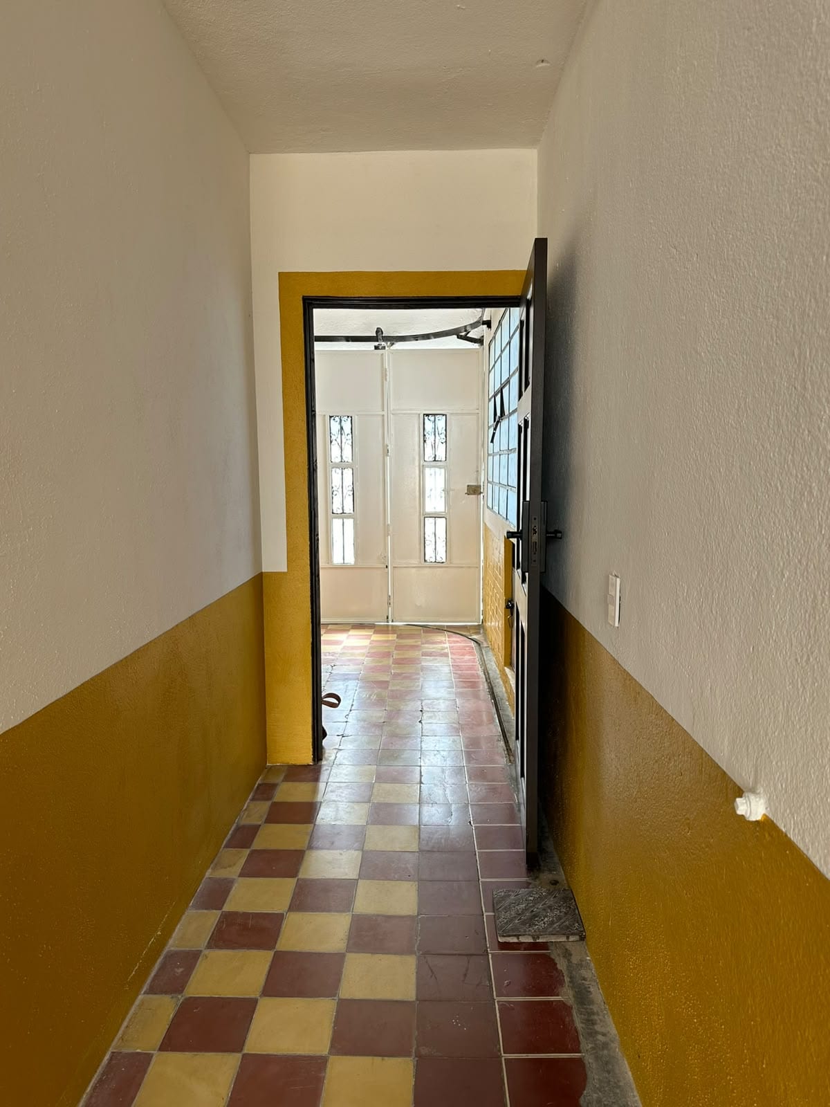 Casa Grande para Comerciantes Zona 7 — Casa en Alquiler en Zona 7, Guatemala, Ciudad — foto 7 de 9