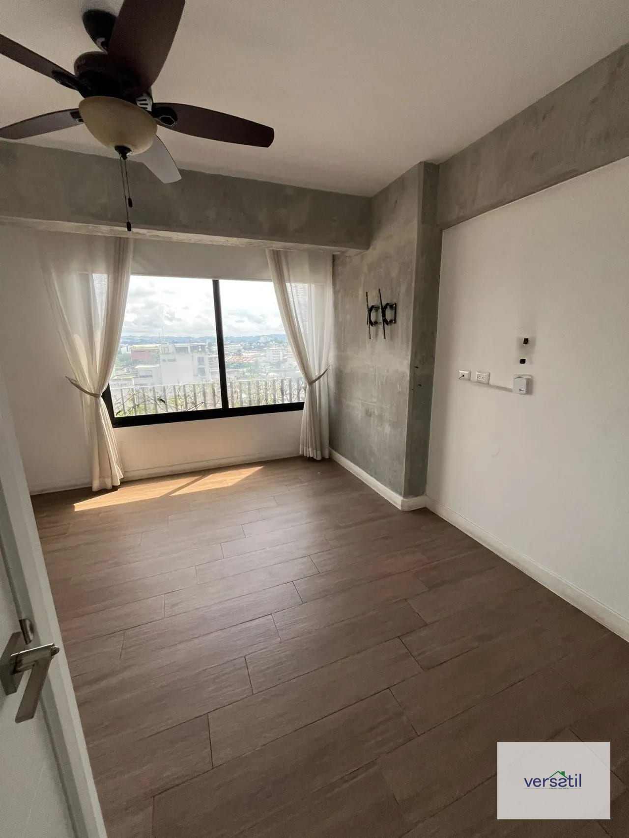 Bello Apartamento en Venta/ Con Inquilino — Apartamento en Venta en Granat, Zona 4, Guatemala, Ciudad — foto 7 de 13